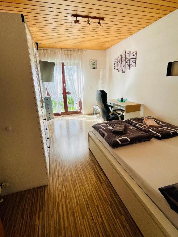 Kleine Ein Zimmer Wohnung Mit Gartenanlage Залем Екстериор снимка